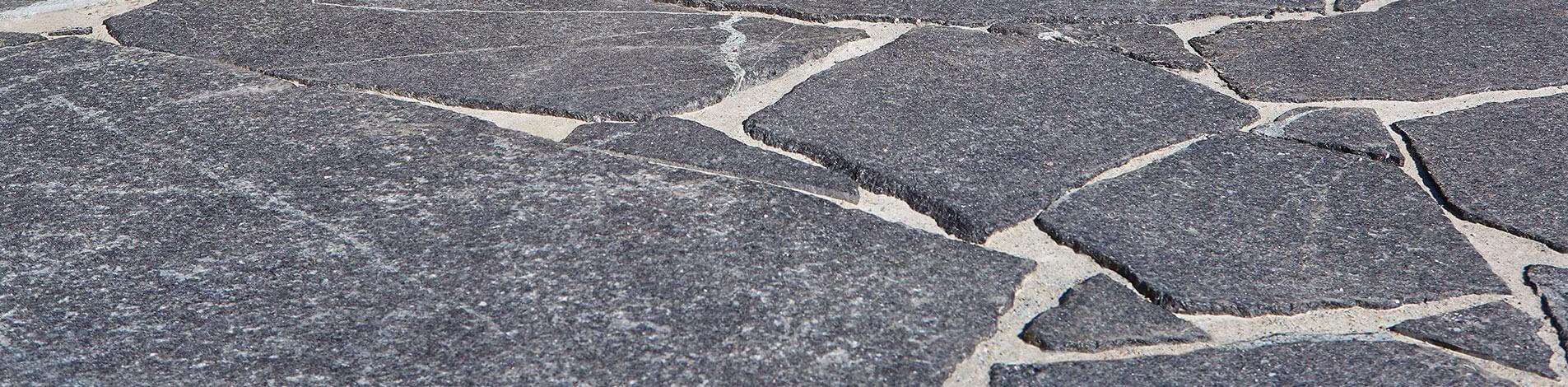 Kafka Starlight Black Granite Irregular Thermal Flagstone