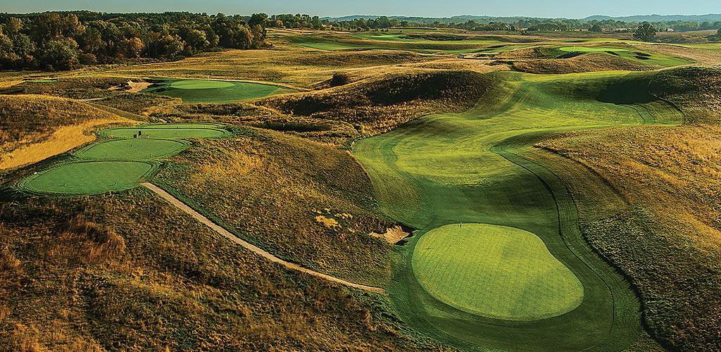 A photo of the beautiful Erin Hills golf course with Kafka Granite's patented wax polymer pathway mix used to connect the holes.