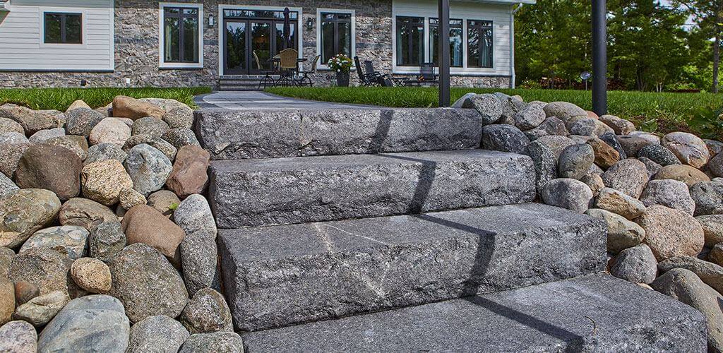 A photo of Starlight Black Granite Thermal-top Steps is shown.